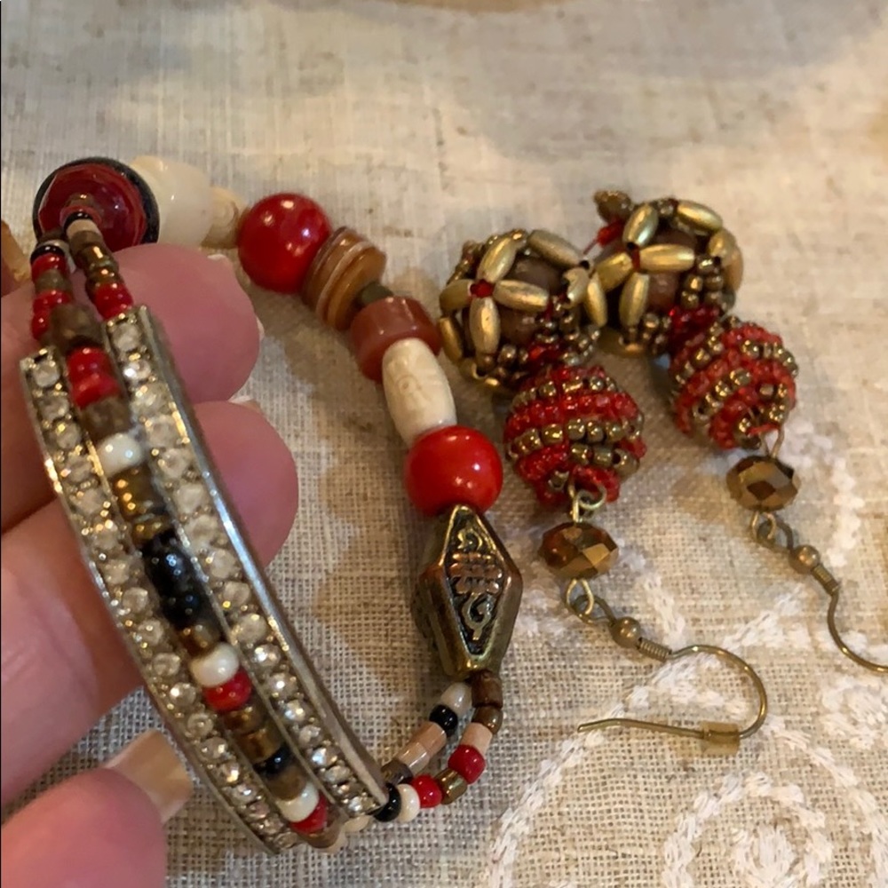 Bracelet and earrings